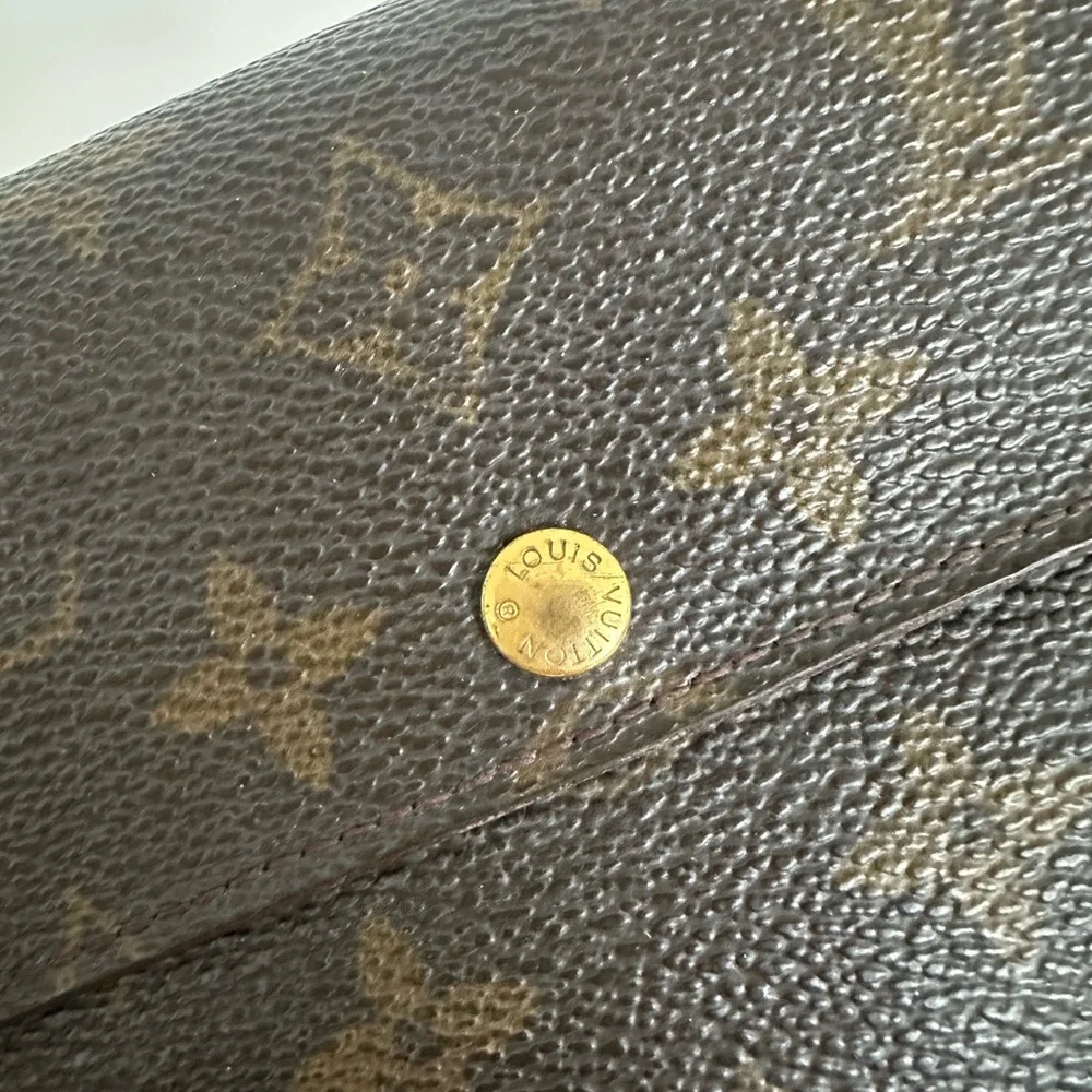 Louis Vuitton Sarah Wallet Monogram Canvas – EUC
